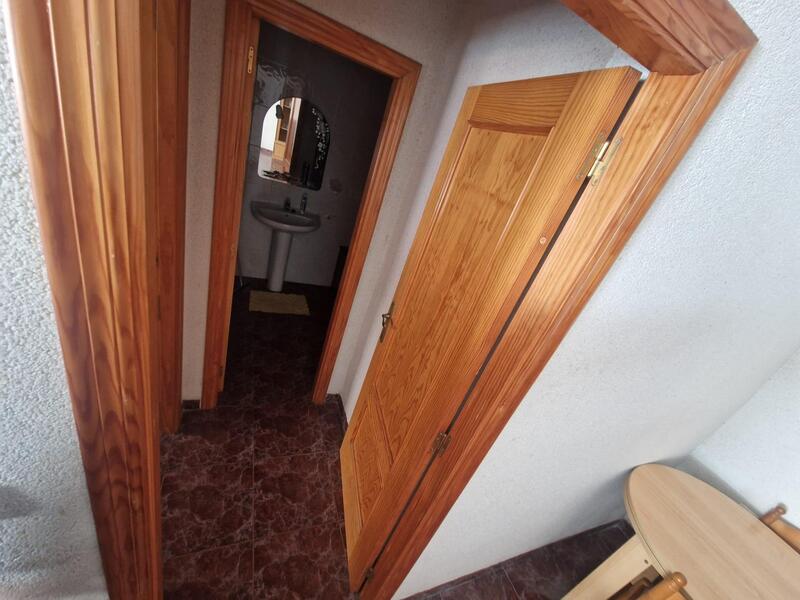 4 slaapkamer Gezinswoning Te koop