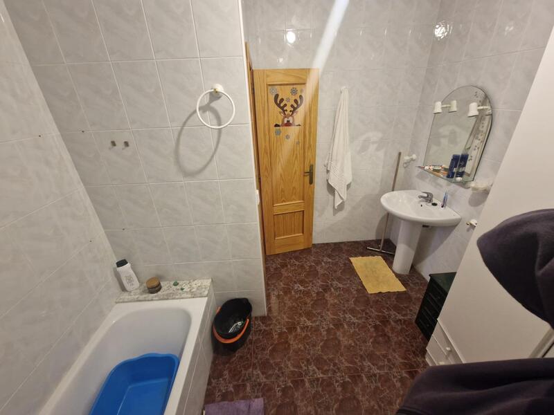 4 slaapkamer Gezinswoning Te koop