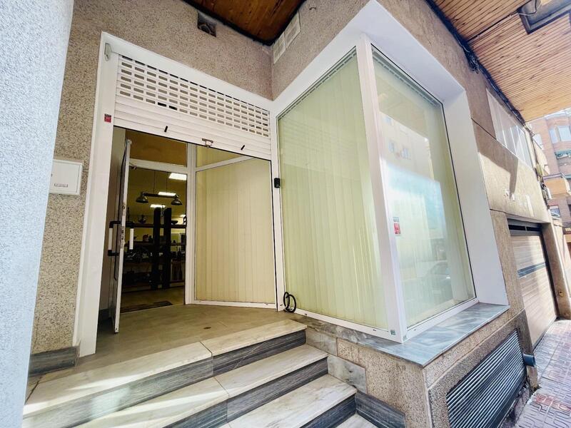 Commercieel vastgoed Te koop in Torrevieja, Alicante
