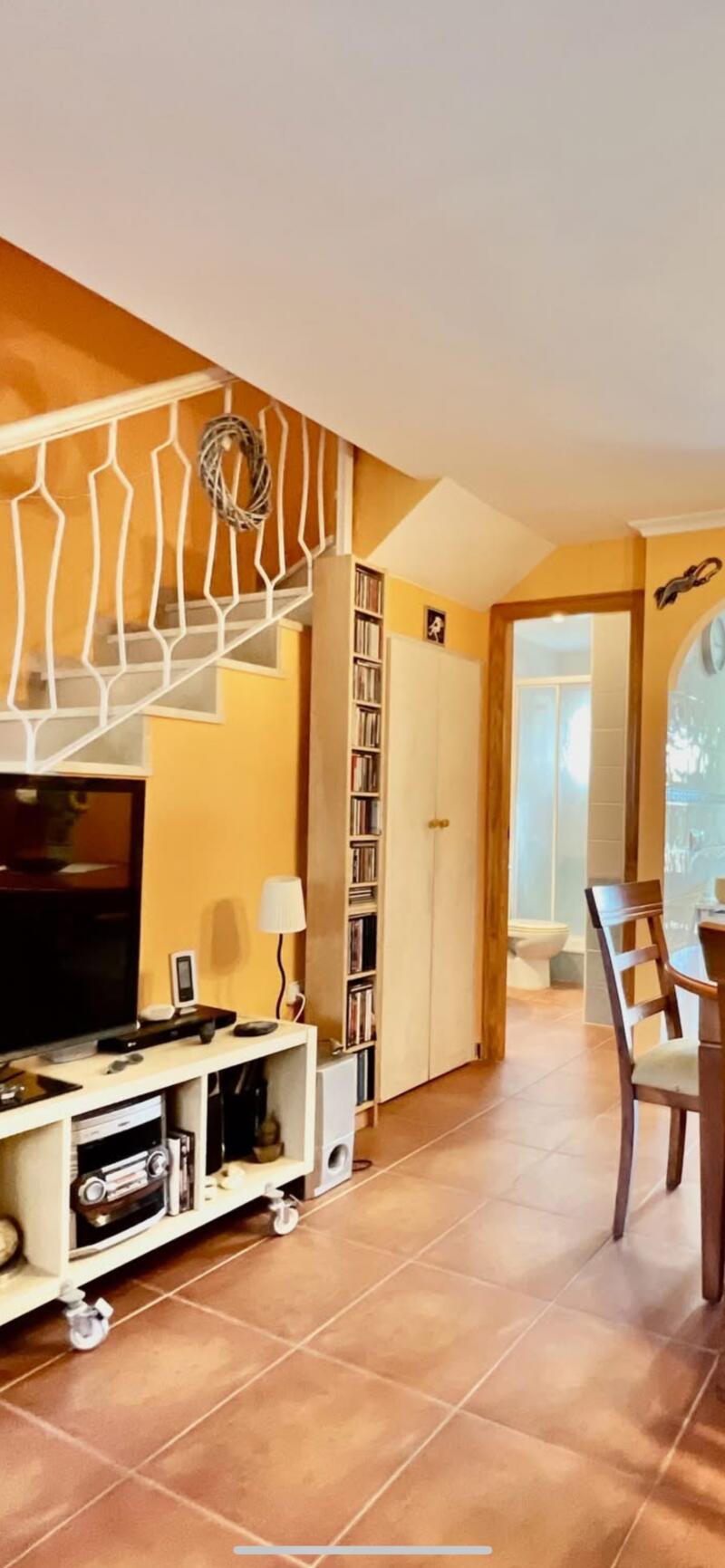 2 bedroom Townhouse for sale