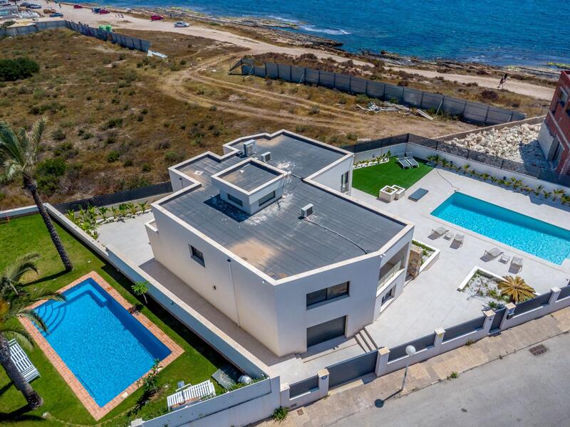 Villa zu verkaufen in Torrevieja, Alicante