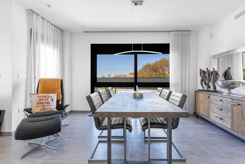 4 Cuarto Villa en venta