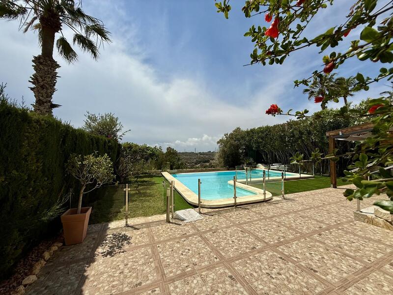 4 Cuarto Villa en venta