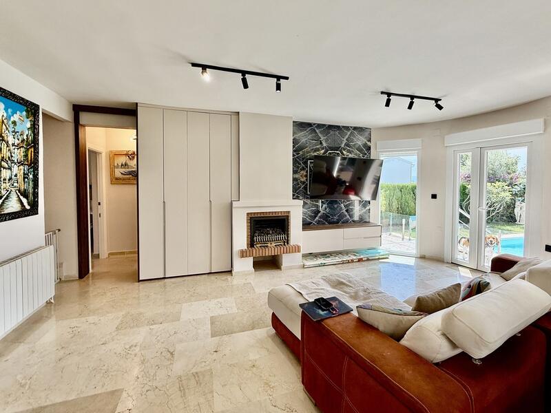 4 Cuarto Villa en venta