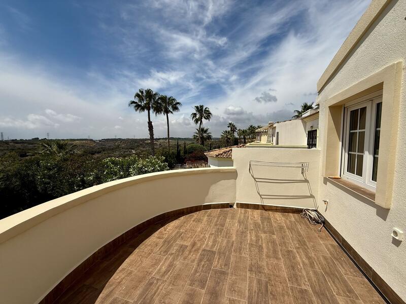 4 Cuarto Villa en venta