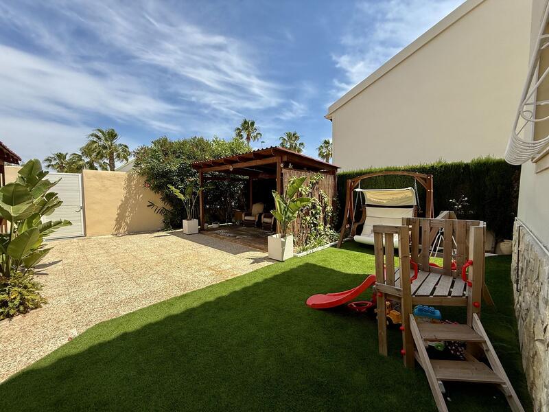 4 Cuarto Villa en venta