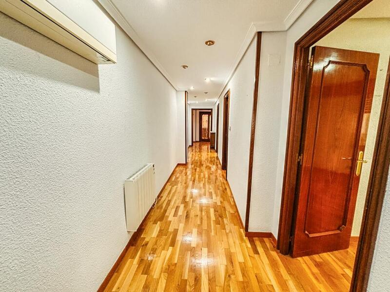 5 chambre Appartement à vendre