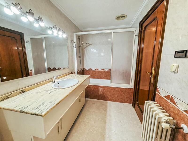 5 chambre Appartement à vendre