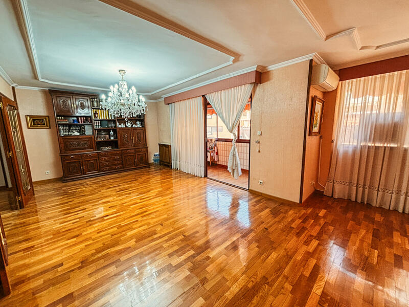 5 chambre Appartement à vendre