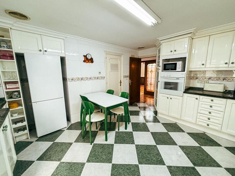 5 chambre Appartement à vendre