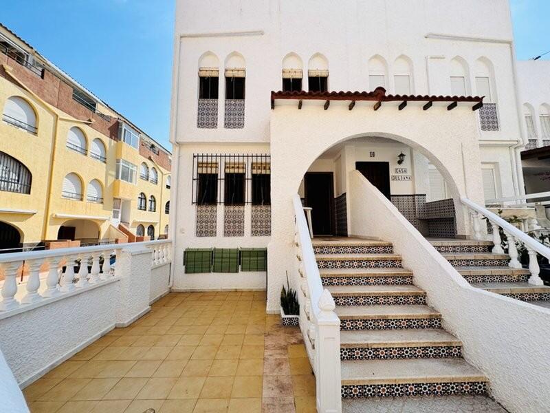 Adosado en venta en La Mata, Alicante