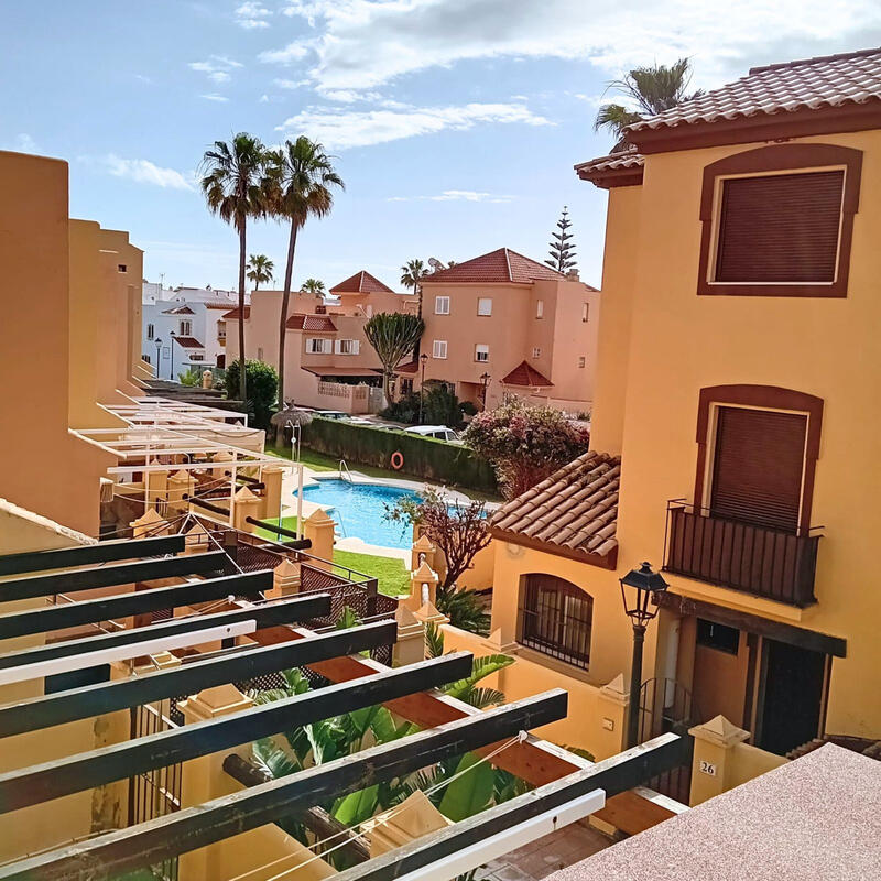 Radhus till salu i Casares Playa, Málaga