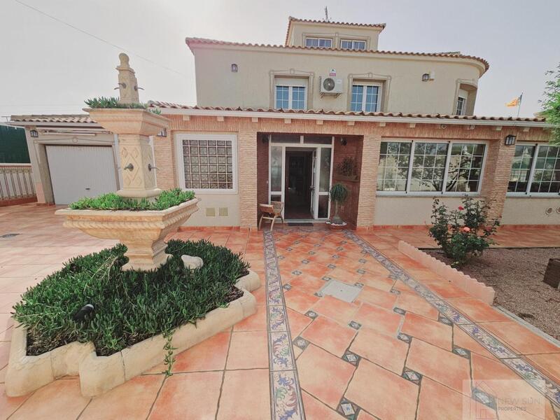 Villa till salu i Torrevieja, Alicante
