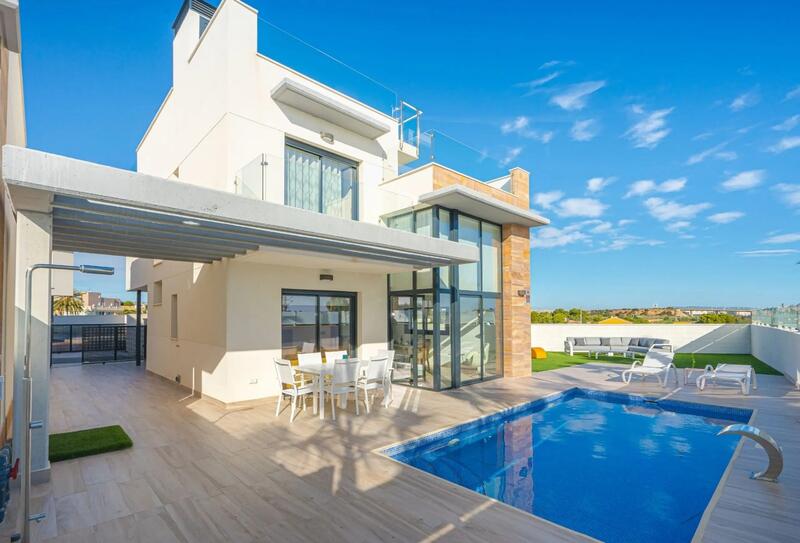 Villa till salu i Cabo Roig, Alicante