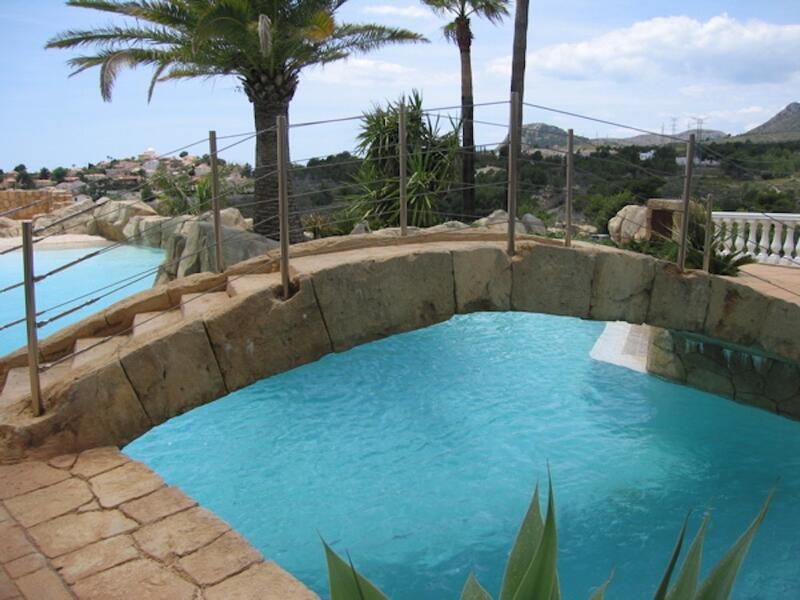 8 bedroom Villa for sale