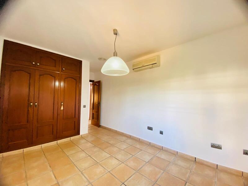2 Cuarto Villa en venta