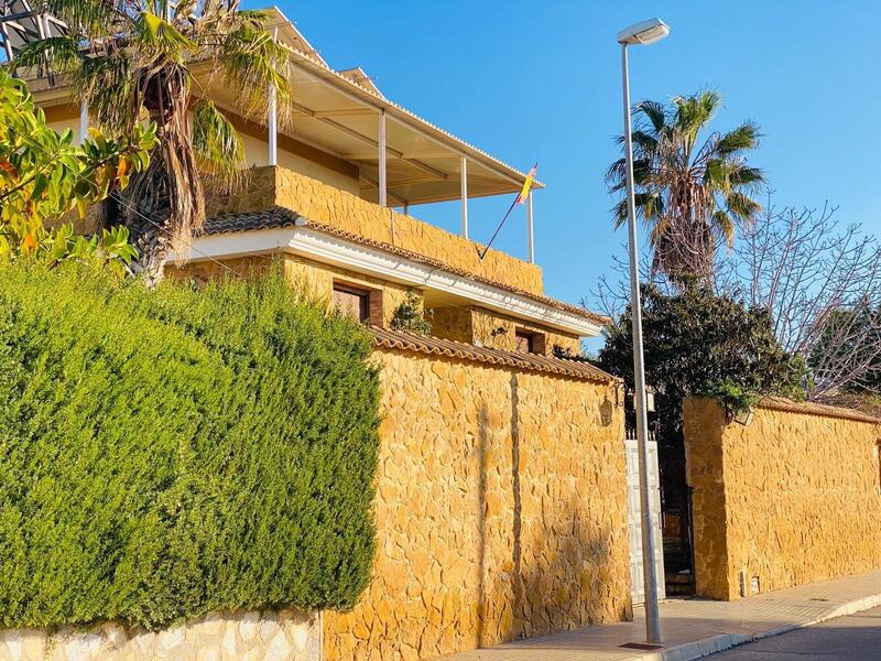 2 Cuarto Villa en venta
