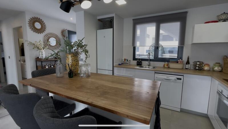 3 bedroom Apartment for sale