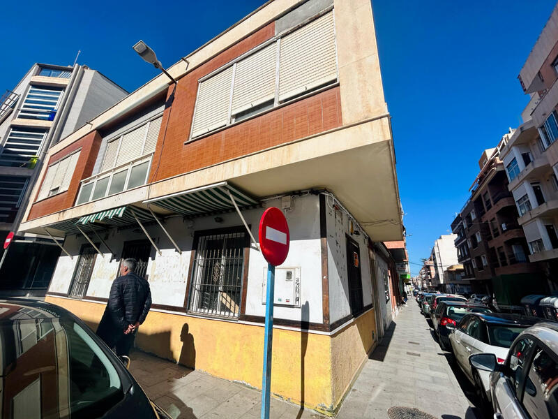 вилла продается в Torrevieja, Alicante