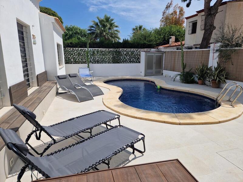 4 Cuarto Villa en venta
