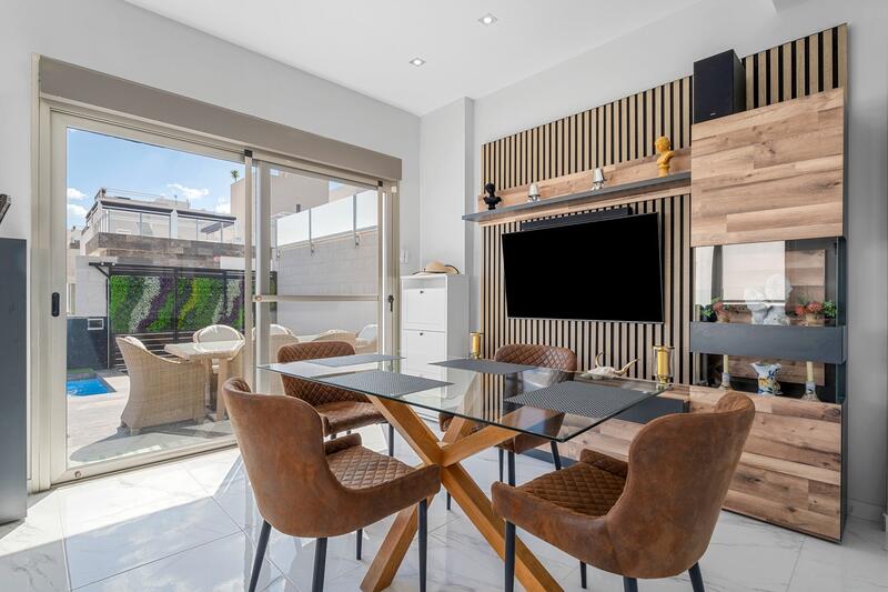 4 slaapkamer Villa Te koop