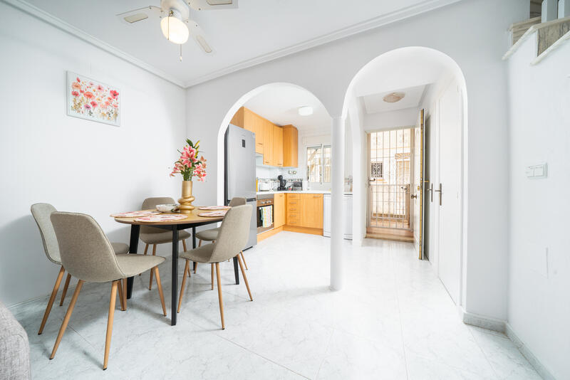 4 Schlafzimmer Stadthaus zu verkaufen