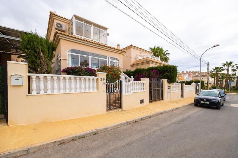 Villa zu verkaufen in Orihuela Costa, Alicante