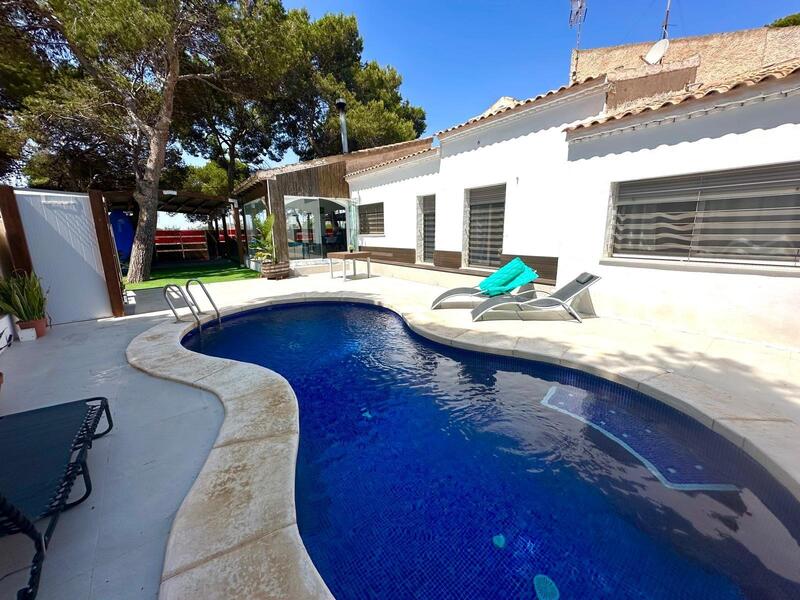 4 Cuarto Villa en venta