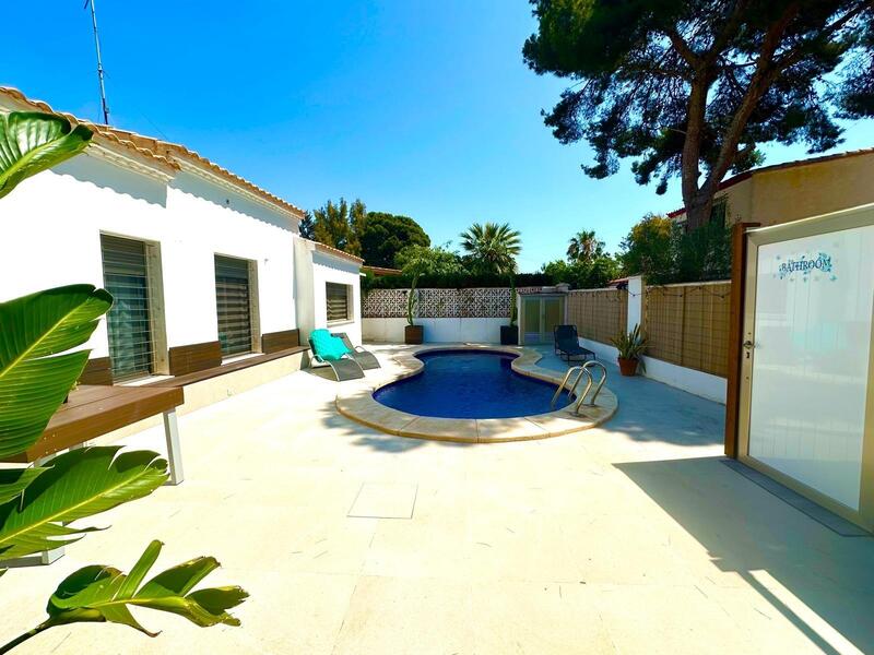 4 Cuarto Villa en venta