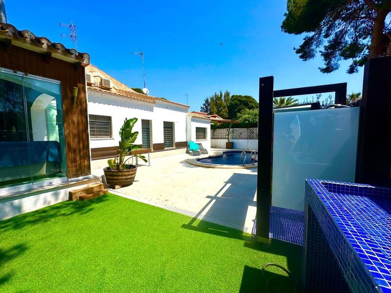 4 Cuarto Villa en venta