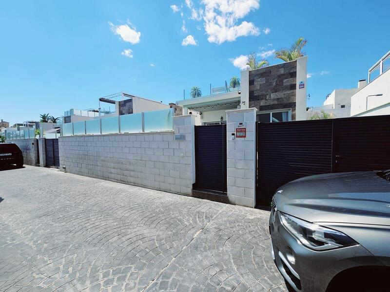 5 bedroom Villa for sale