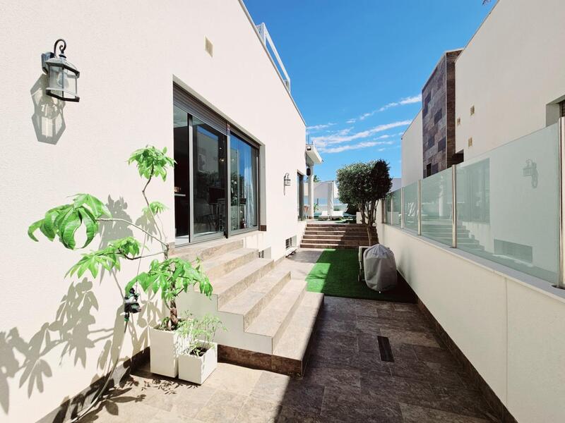 5 bedroom Villa for sale