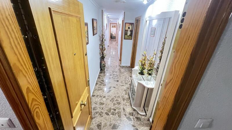 Lejlighed til salg i Torrevieja, Alicante