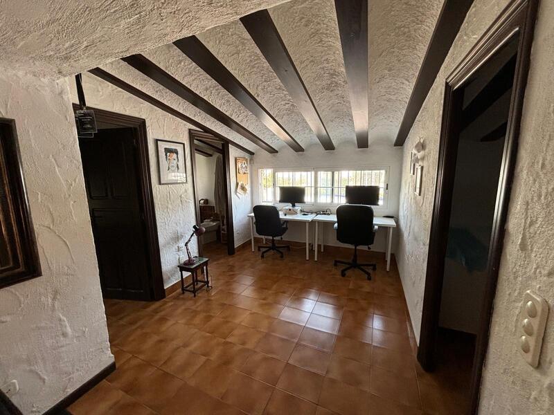 4 Cuarto Villa en venta