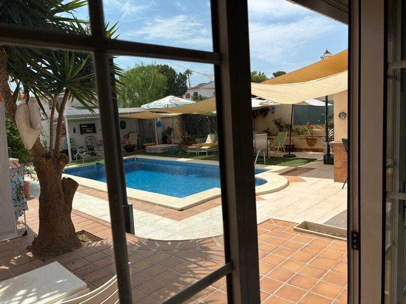 4 Cuarto Villa en venta