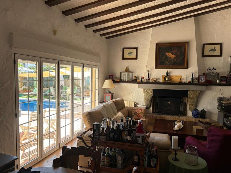 4 Cuarto Villa en venta