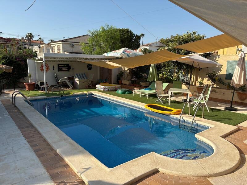 4 Cuarto Villa en venta