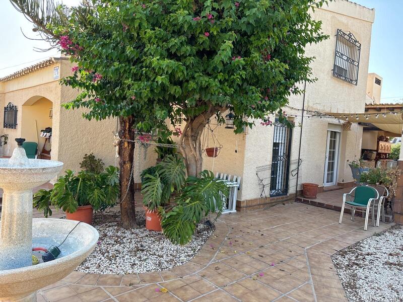 4 Cuarto Villa en venta