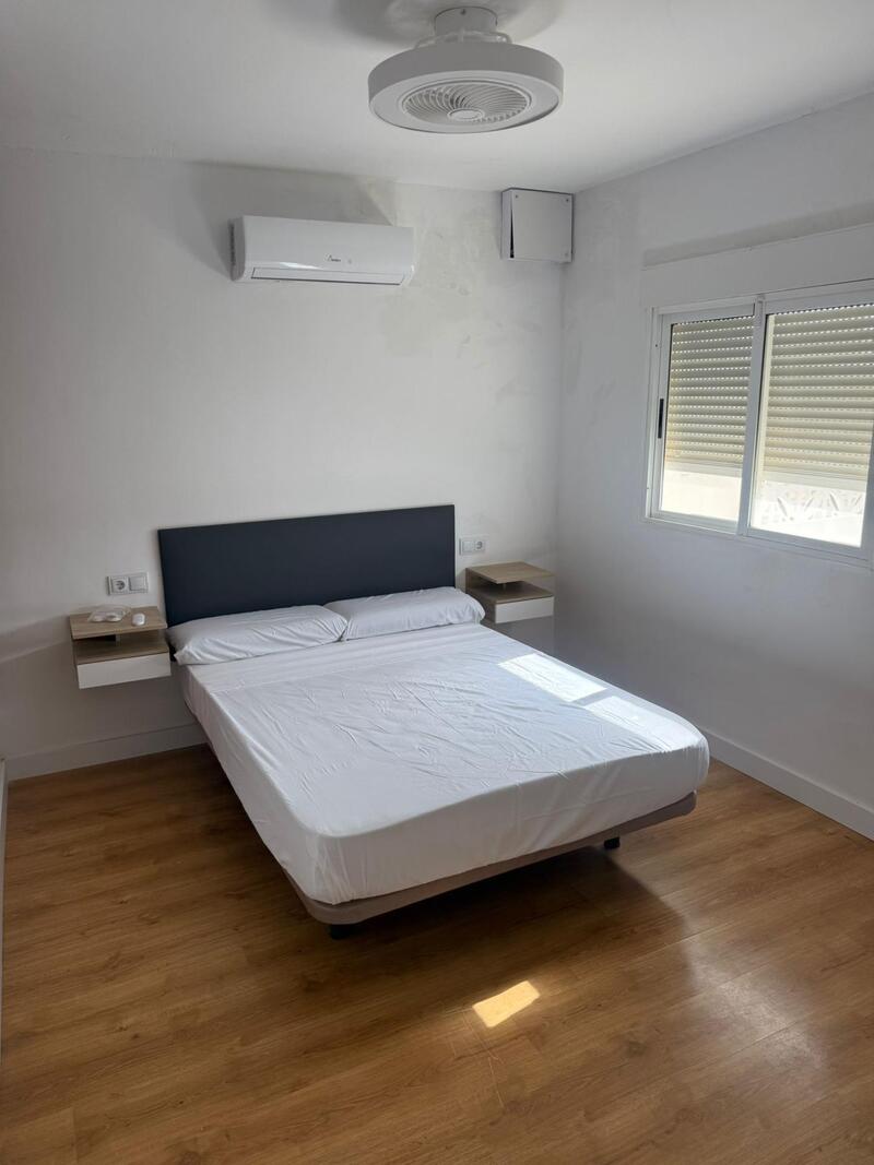 3 slaapkamer Gezinswoning Te koop