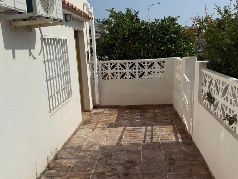 3 slaapkamer Gezinswoning Te koop