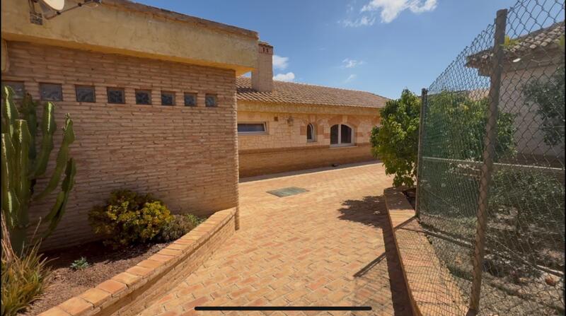 6 Cuarto Villa en venta