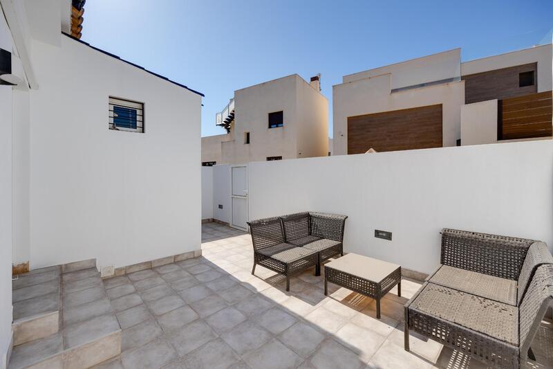 2 Cuarto Villa en venta