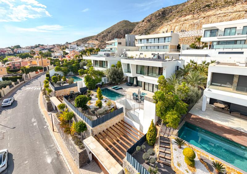 5 bedroom Villa for sale