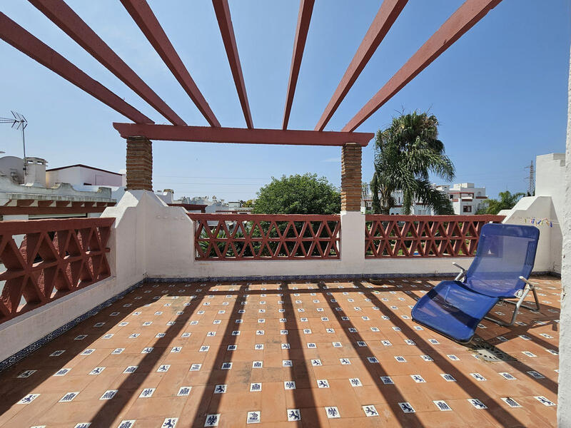 4 bedroom Townhouse for sale
