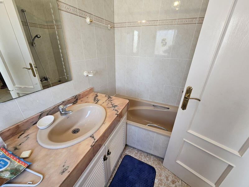 4 bedroom Townhouse for sale