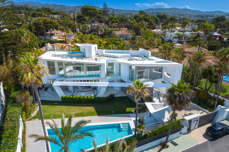 Villa en venta en Los Monteros, Málaga