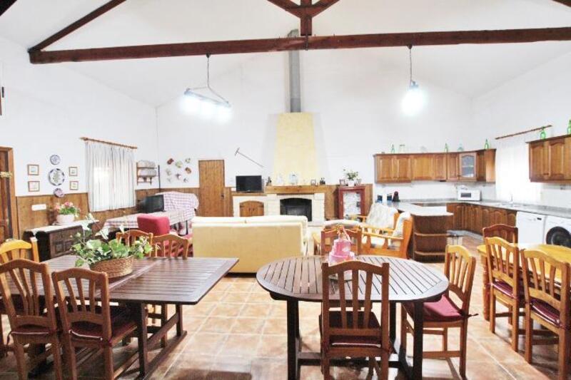 5 bedroom Country House for sale