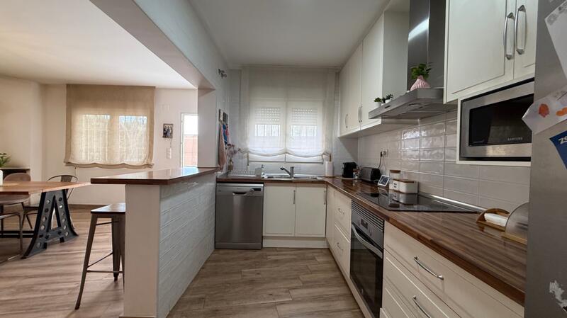 4 Cuarto Villa en venta