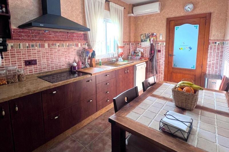 5 спальная комната вилла продается