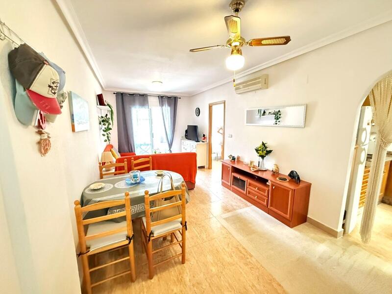 квартира продается в Torrevieja, Alicante